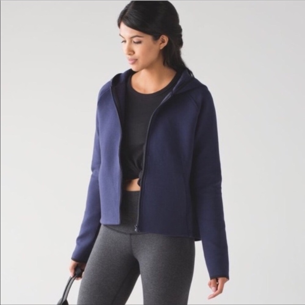 Lululemon city bound hoodie, in amazing condition!